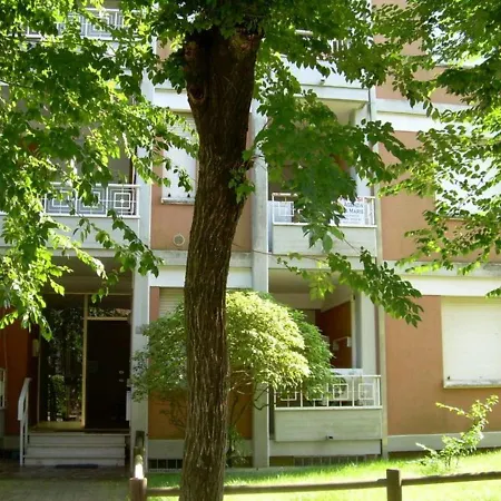 For 5 People In A With Swimming Pool Close To The Beach Apartment Lignano Sabbiadoro