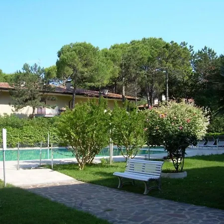 For 5 People In A With Swimming Pool Close To The Beach * Lignano Sabbiadoro
