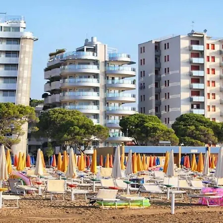 For 5 People In A With Swimming Pool Close To The Beach *