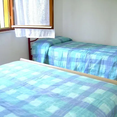 For 5 People In A With Swimming Pool Close To The Beach